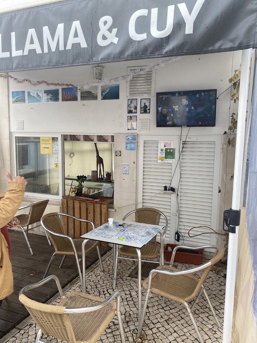 Llama & Cuy Latin Hamburguer/bar